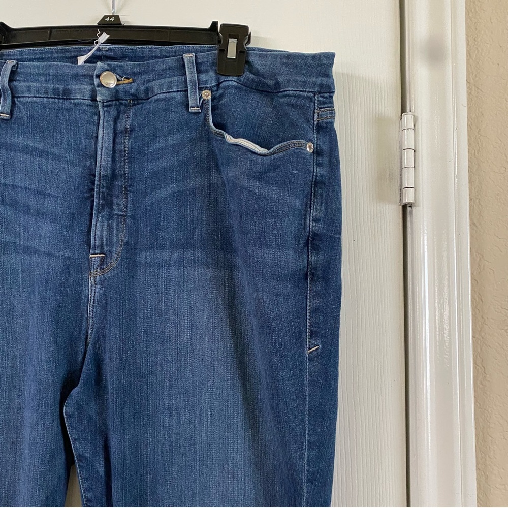 Good American GOOD LEGS SKINNY JEANS Women's Size 22 Blue Denim Fray Hem Jeans - Picture 3 of 14